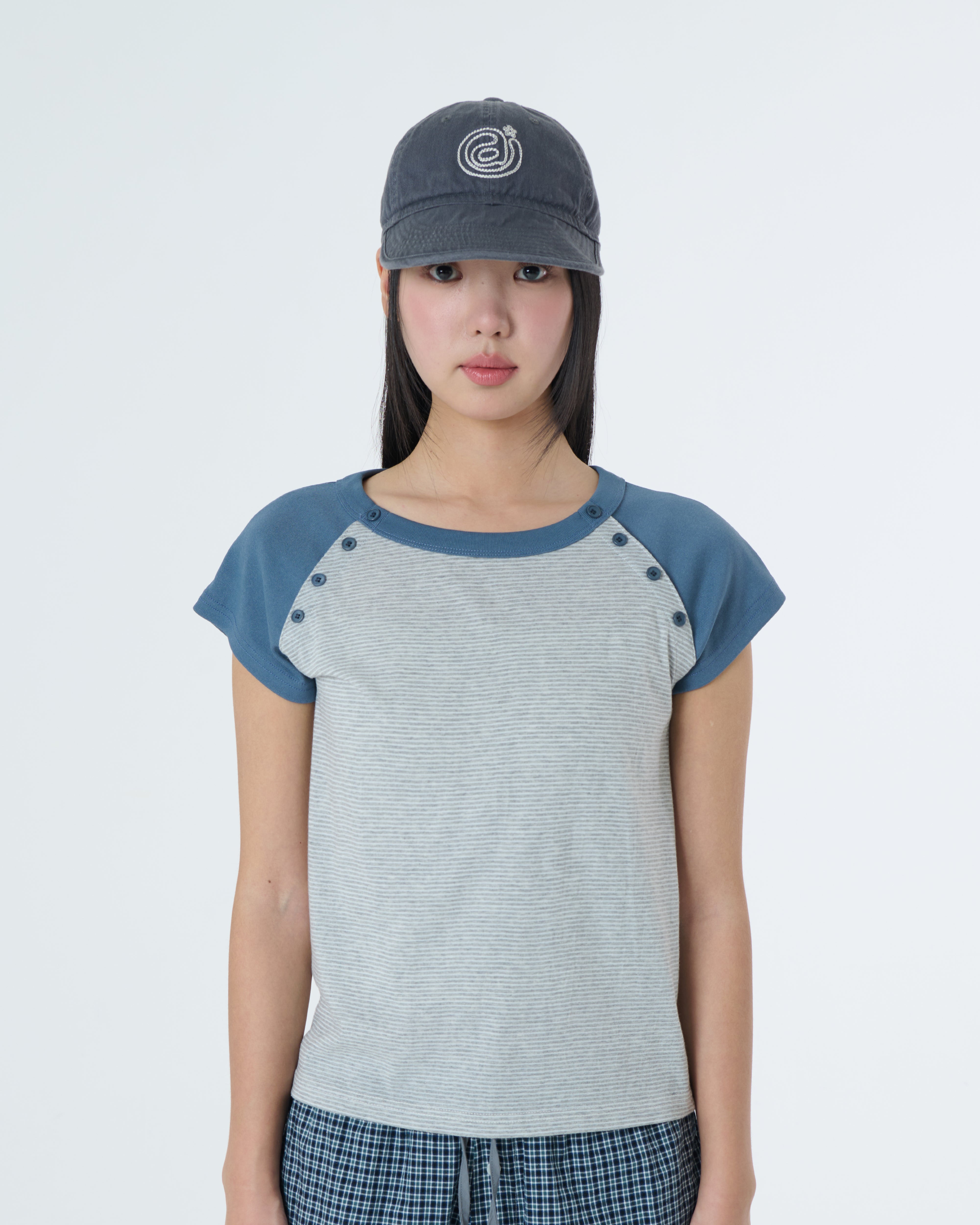 STRIPE BUTTON RAGLAN TEE [GREY]