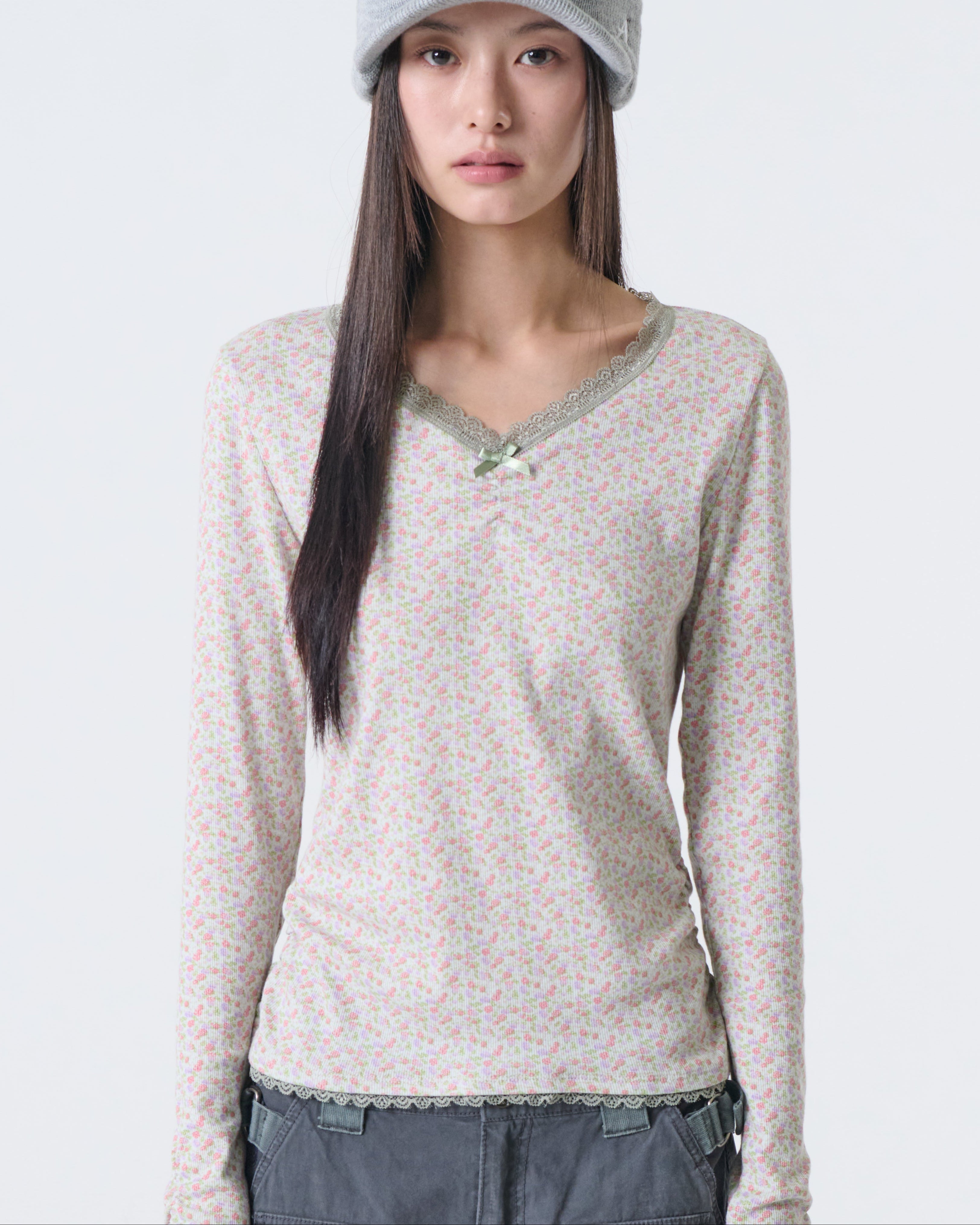 FLOWER V NECK TEE [GREEN]