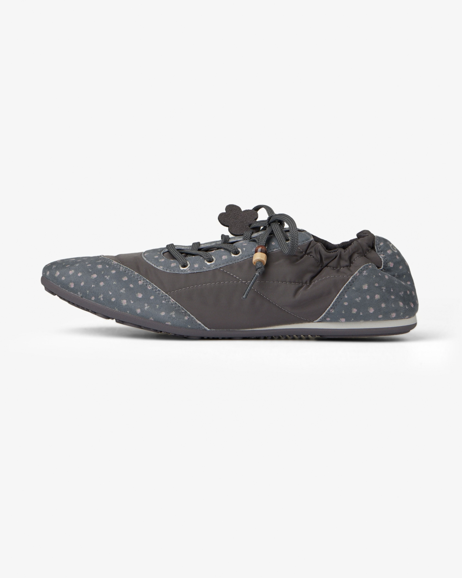 AEAE FLOWER TRAINER [CHARCOAL]