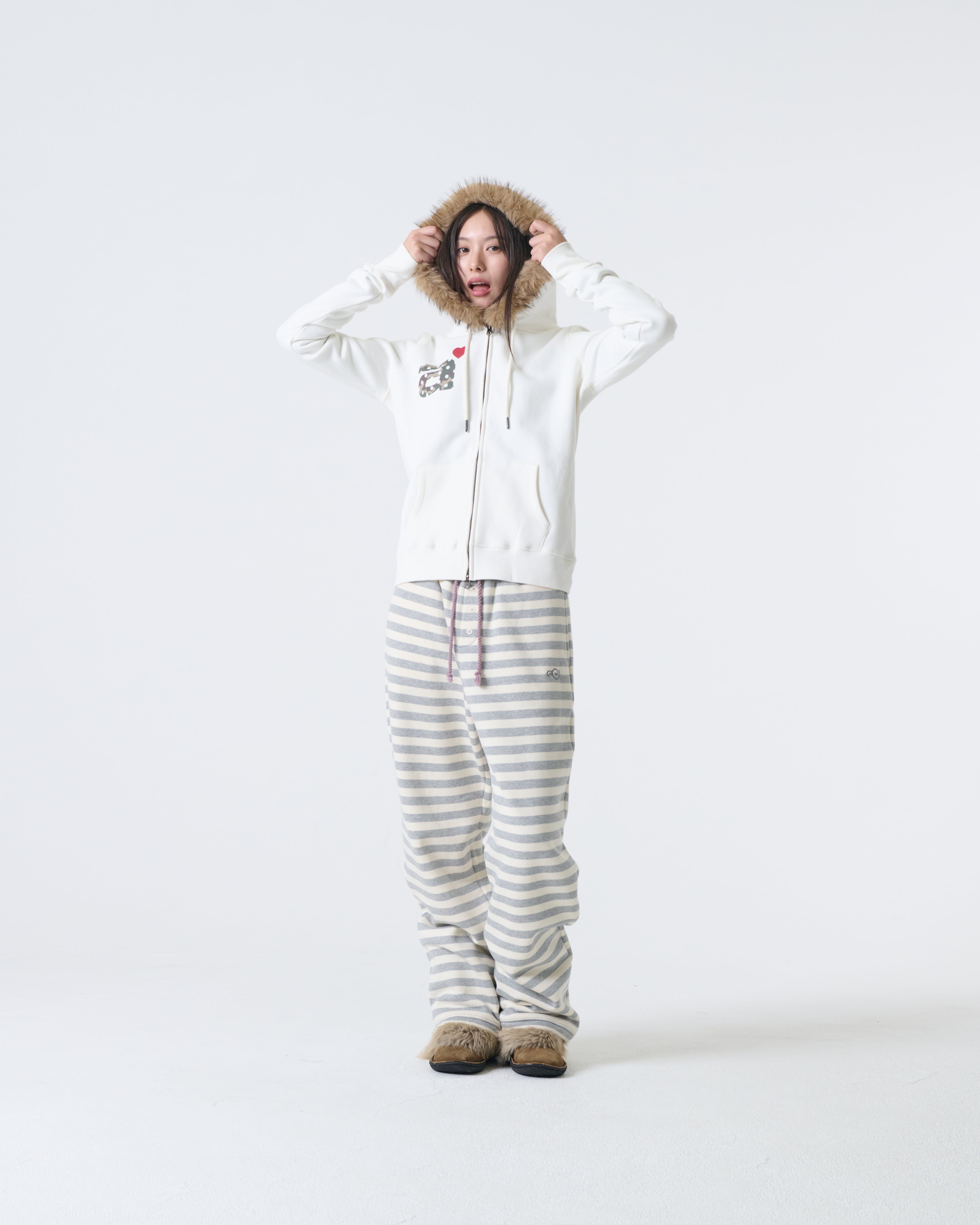 FUR DOT SMALL LETTER HOOD ZIP UP [IVORY]