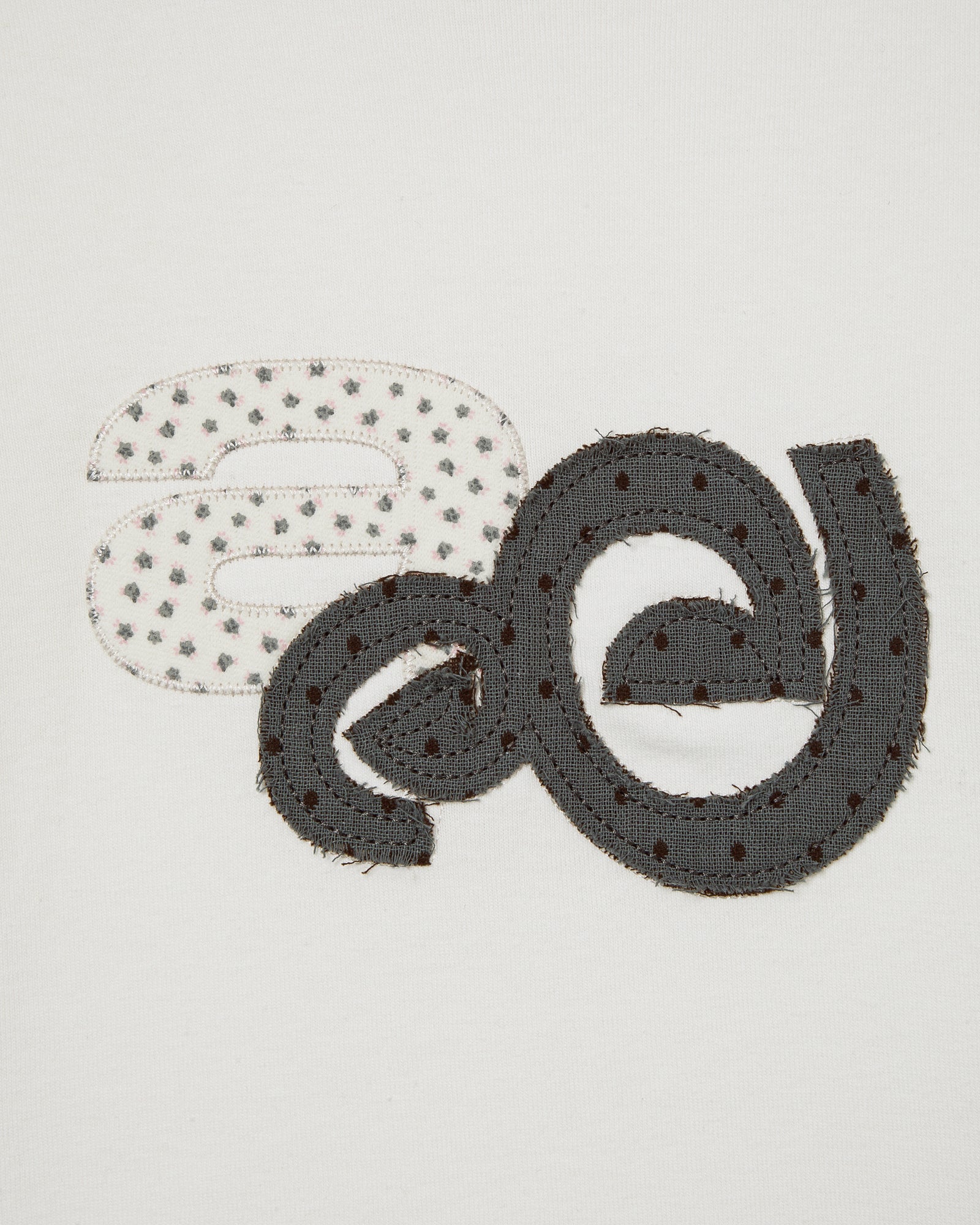 APPLIQUE FLOWER LOGO TEE [WHITE]