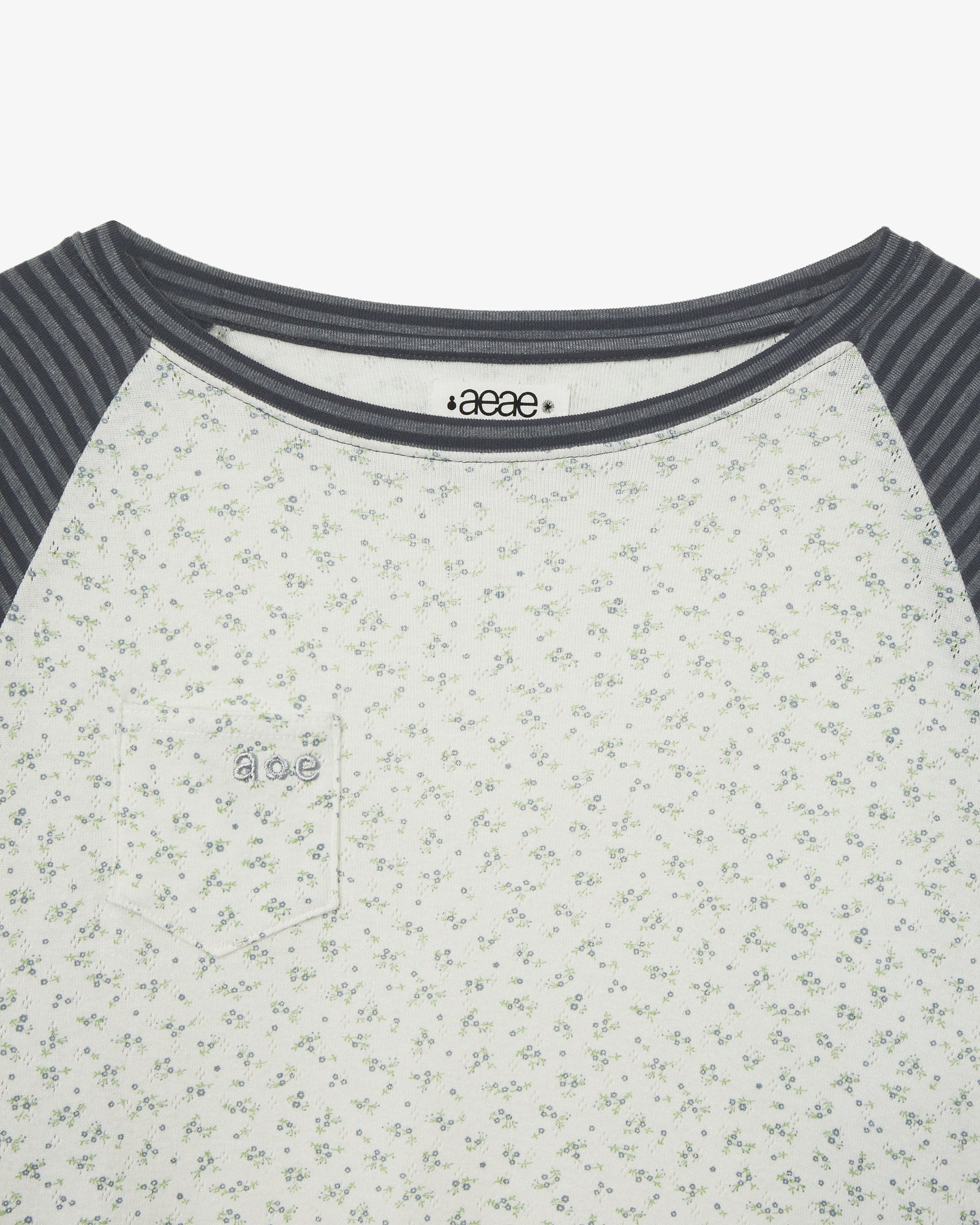 COZY FLOWER RAGLAN LONG SLEEVE [CHARCOAL]