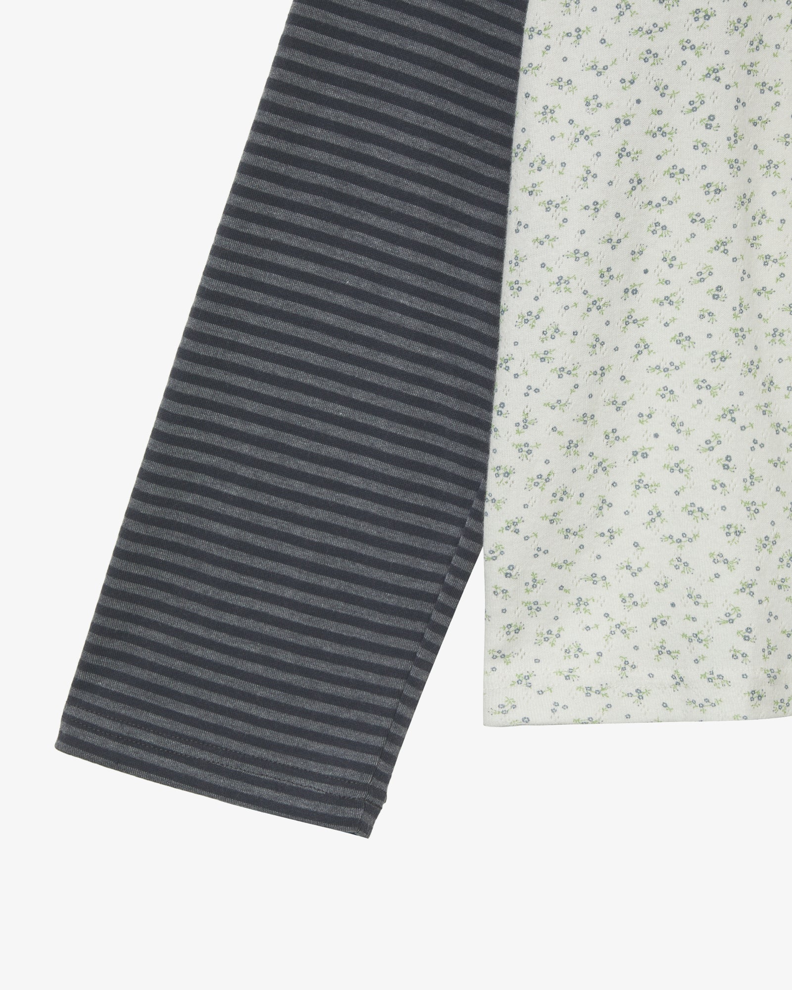 COZY FLOWER RAGLAN LONG SLEEVE [CHARCOAL]