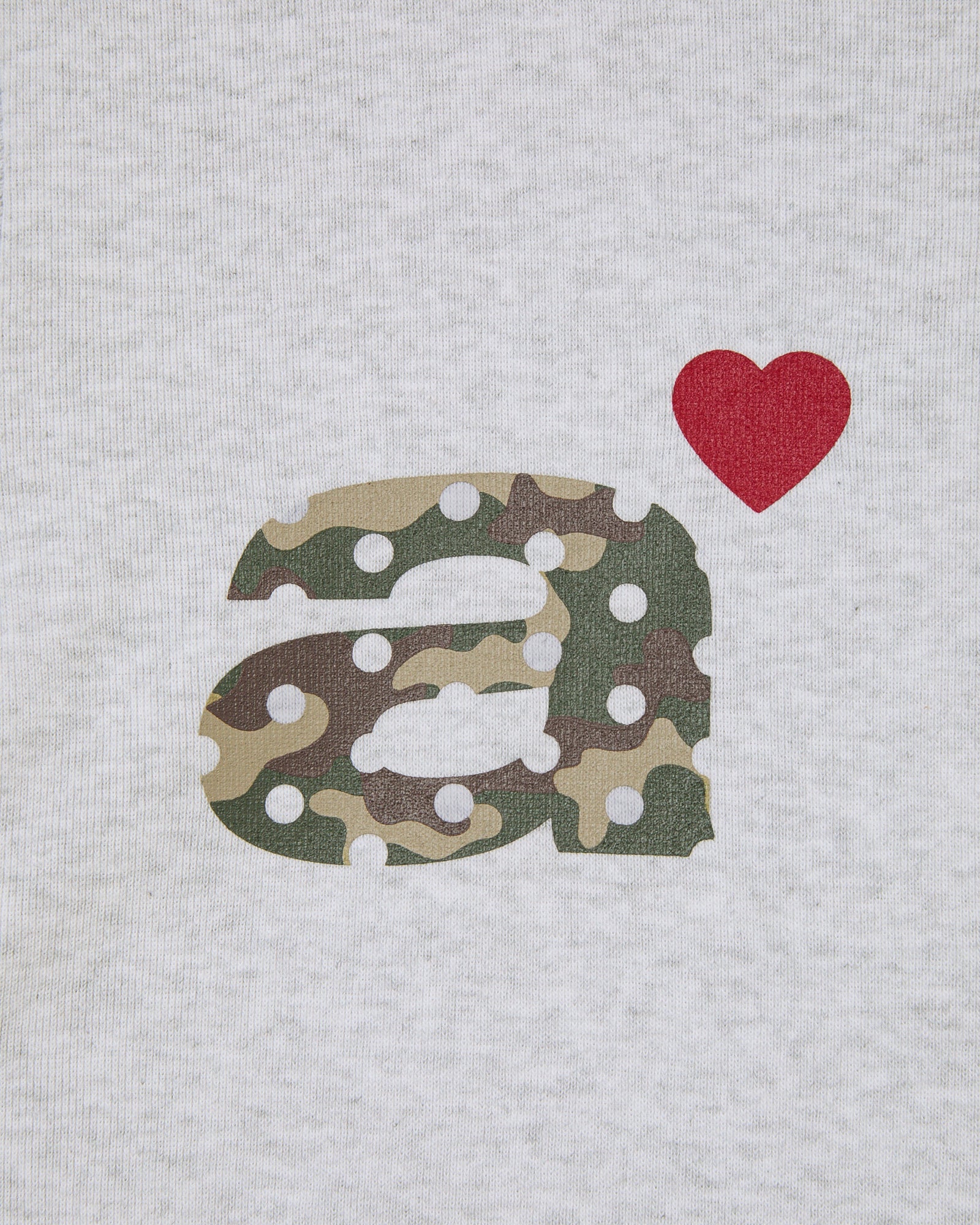 DOT SMALL LETTER TEE [LIGHT GREY/CAMO]