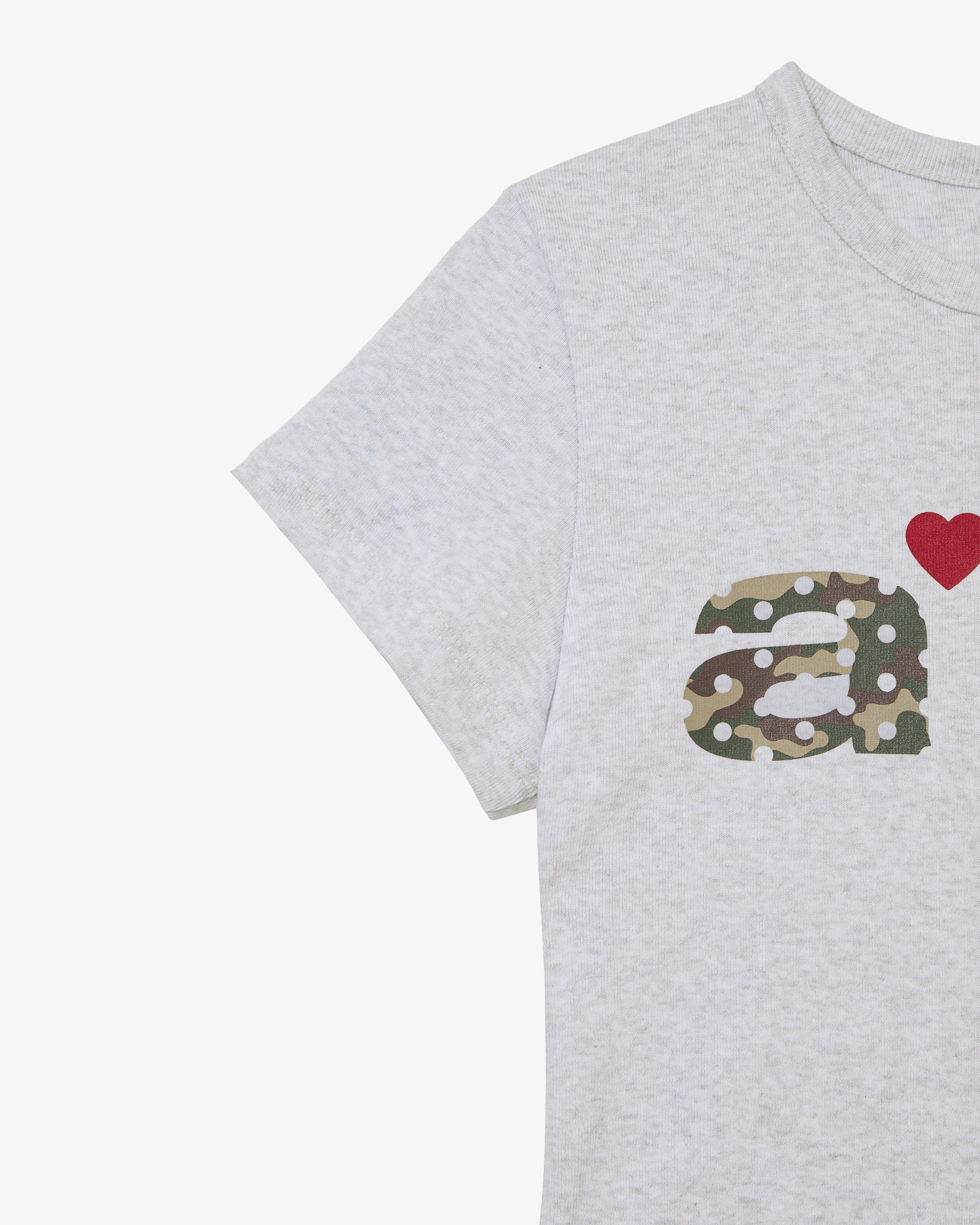DOT SMALL LETTER TEE [LIGHT GREY/CAMO]