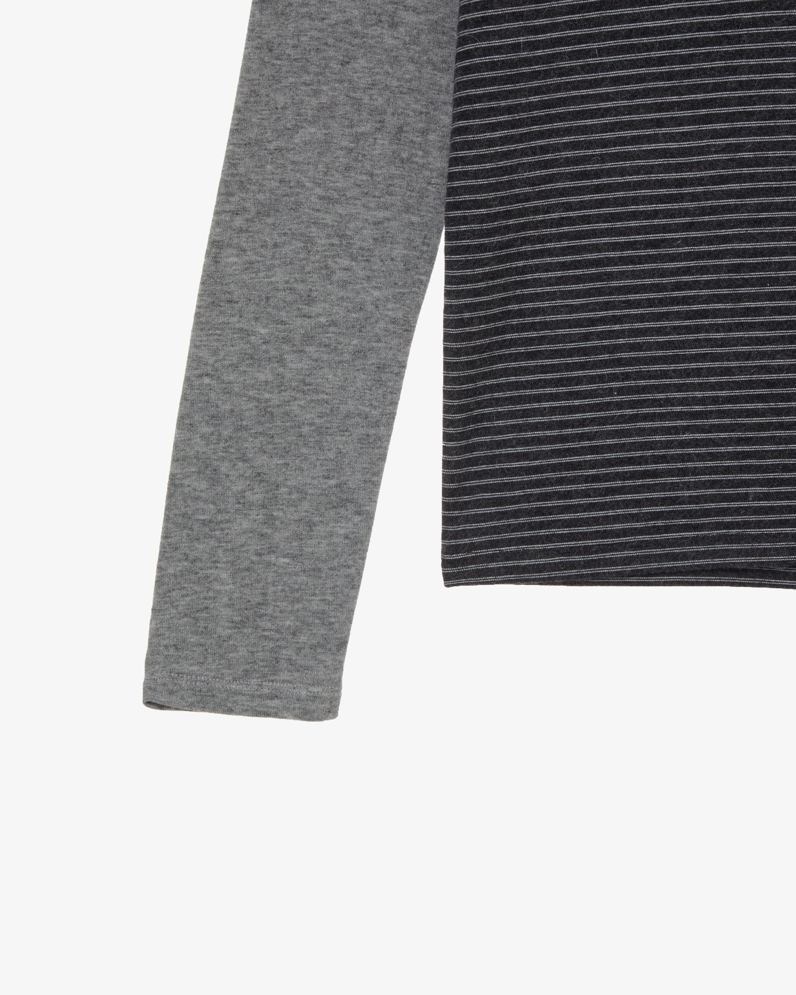 PATTERN BLOCK TEE [CHARCOAL]