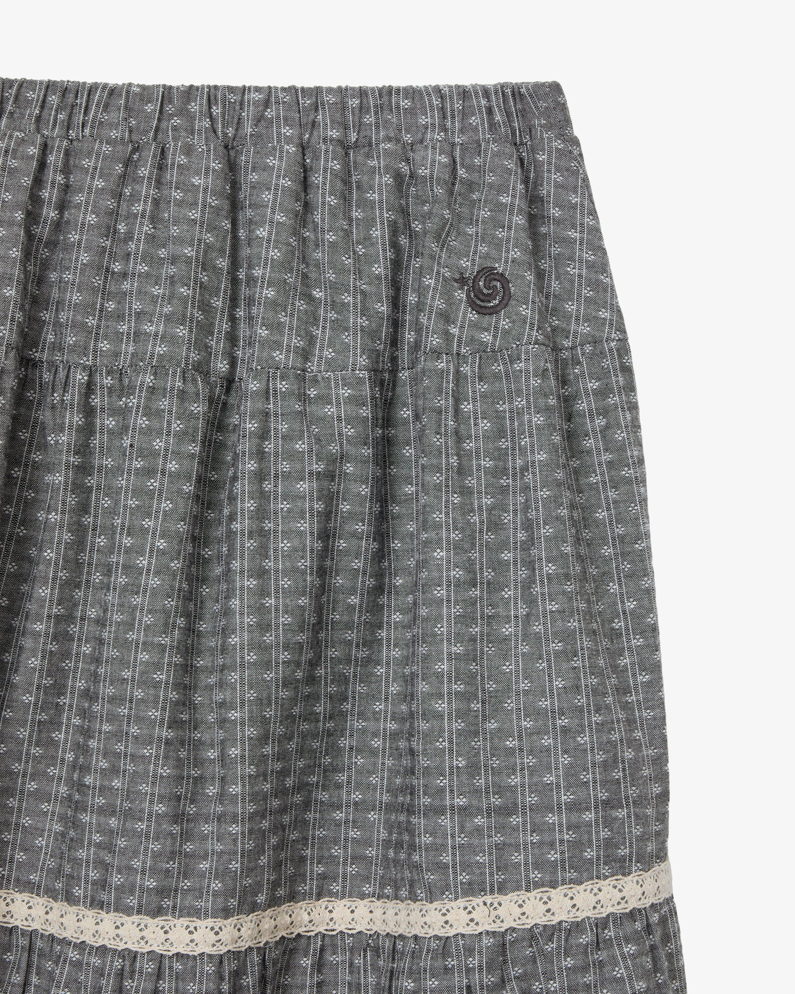 PATTERN TIERED SKIRT [CHARCOAL]