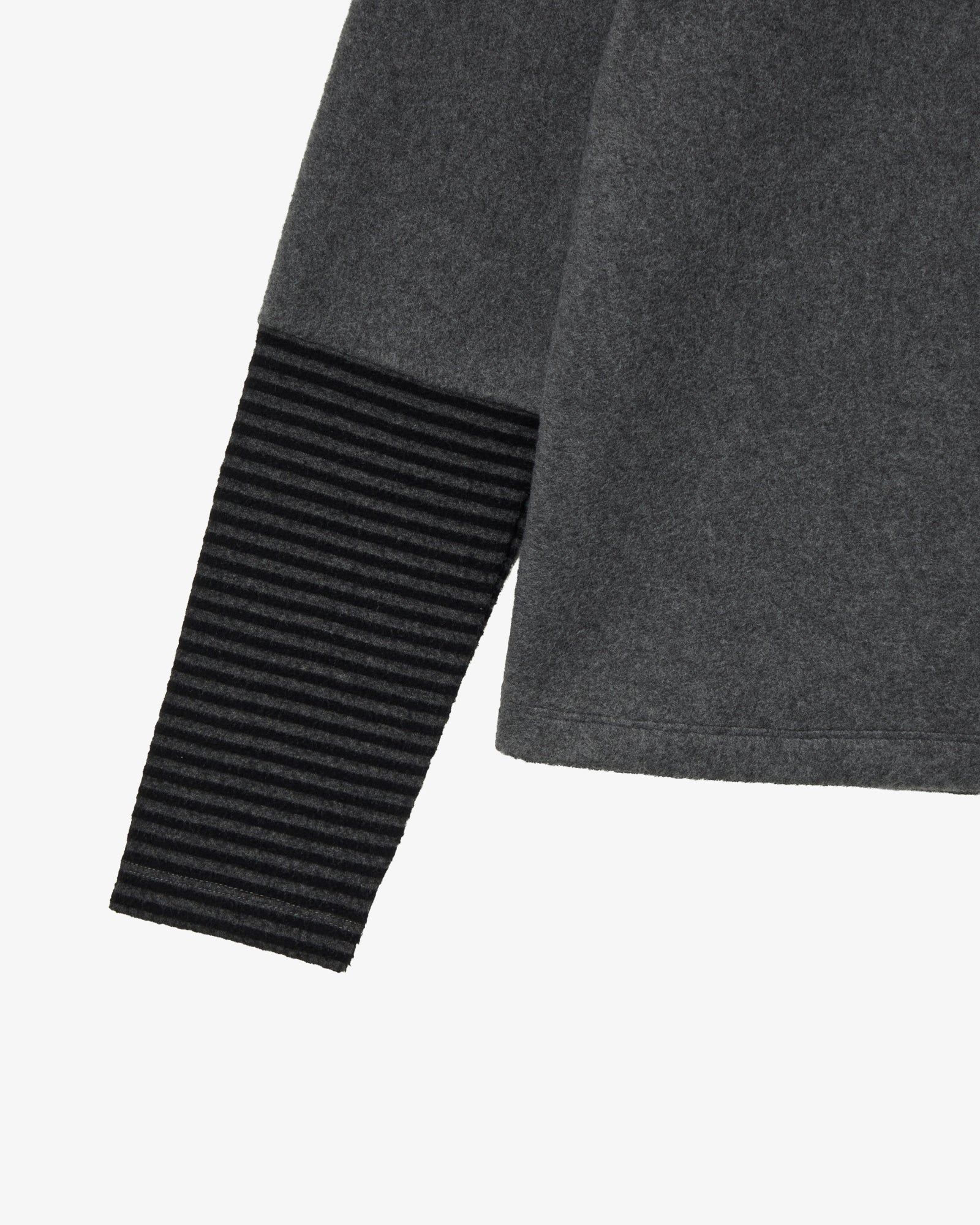 SLEEVE BLOCK HIGH NECK TEE [CHARCOAL]