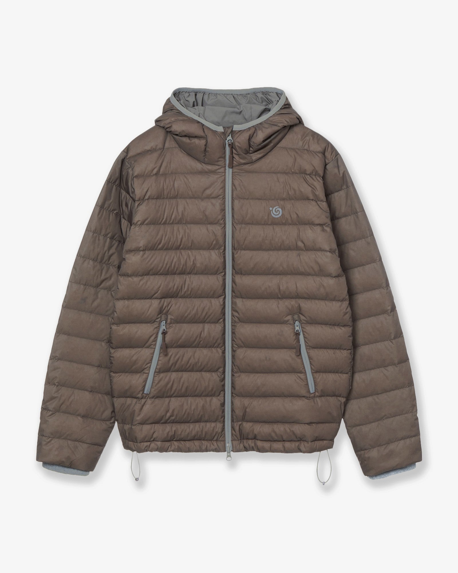 SYMBOL LIGHT DOWN JACKET [BROWN]