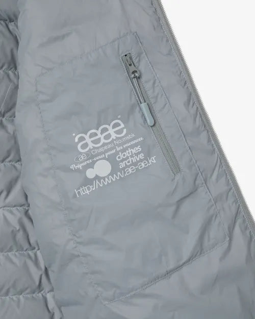 【1月中旬お届けアイテム】SYMBOL LIGHTDOWN JACKET [SKYBLUE]